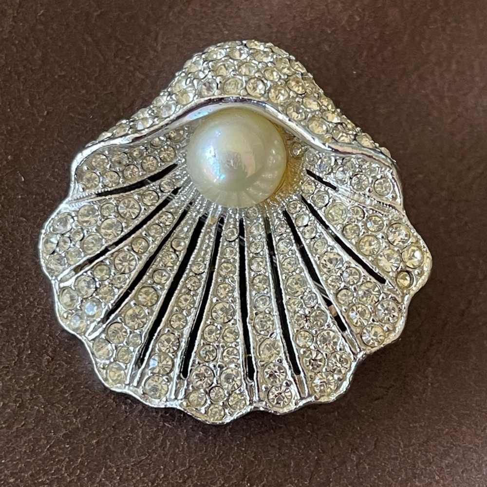 Kramer Signed Shell Pearl Ladies Brooch